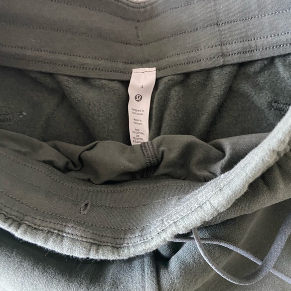 lululemon Loungeful HR Wide Leg Crop Size 4 Smoked Spruce - Picture 3 of 5